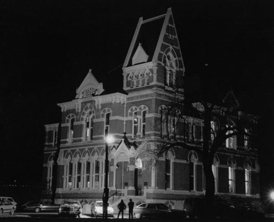 willard-library-at-night