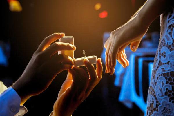 Sonar con una peticion de mano